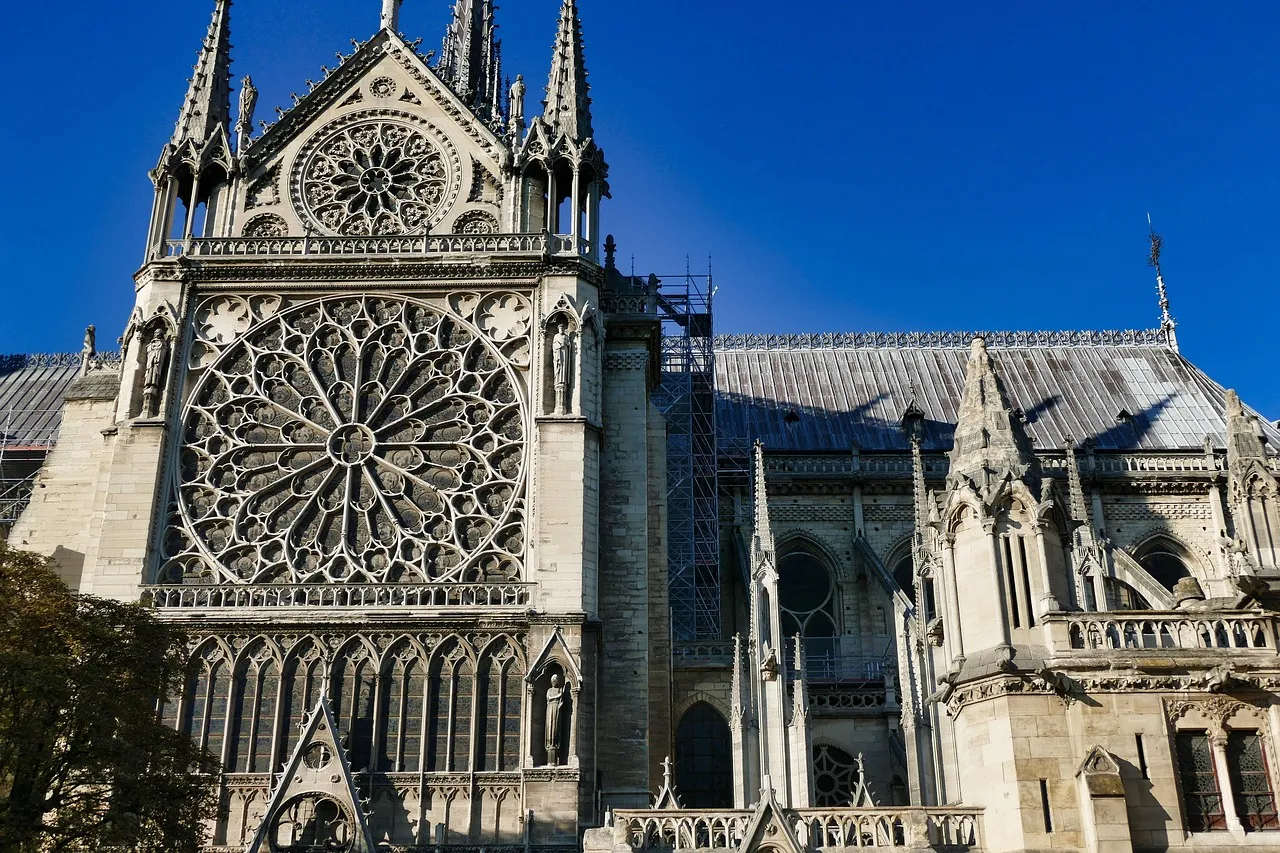 Kirchensteuer in Bayern: Wer zahlt, wie viel und wie ihr den Kirchenaustritt regelt